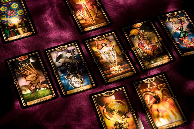 how many cards in a tarot deck